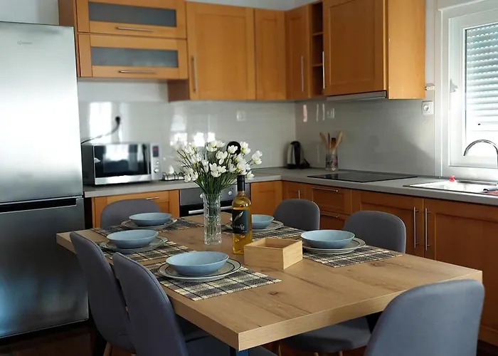 Penelope's House Apartment *